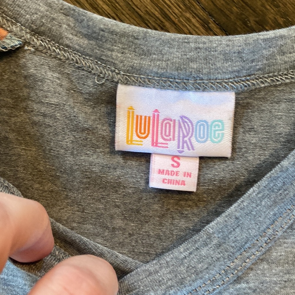 Lularoe Randy T Shirt 3/4 Sleeve Small S New NWT Blue Gray Geometric - Picture 4 of 7